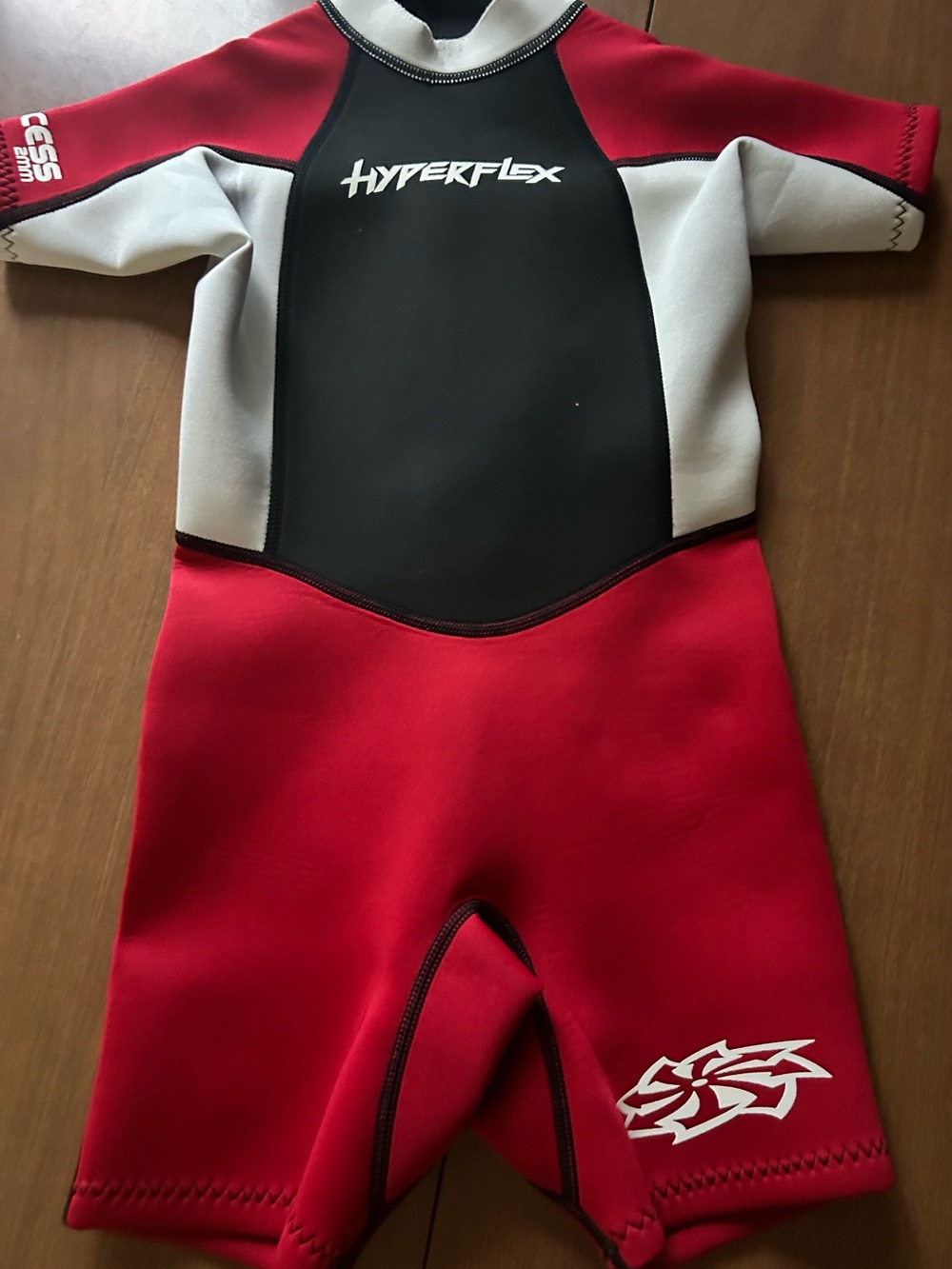 Hyperflex Child's Size 4 Access 2mm Back Zip Shorty Springsuit in Red/White-EUC